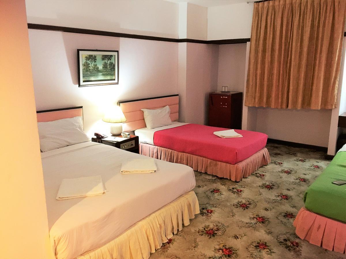 Daeng Plaza Hotel Phuket Exterior photo