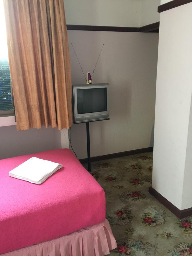 Daeng Plaza Hotel Phuket Exterior photo