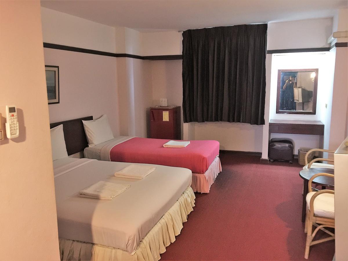 Daeng Plaza Hotel Phuket Exterior photo